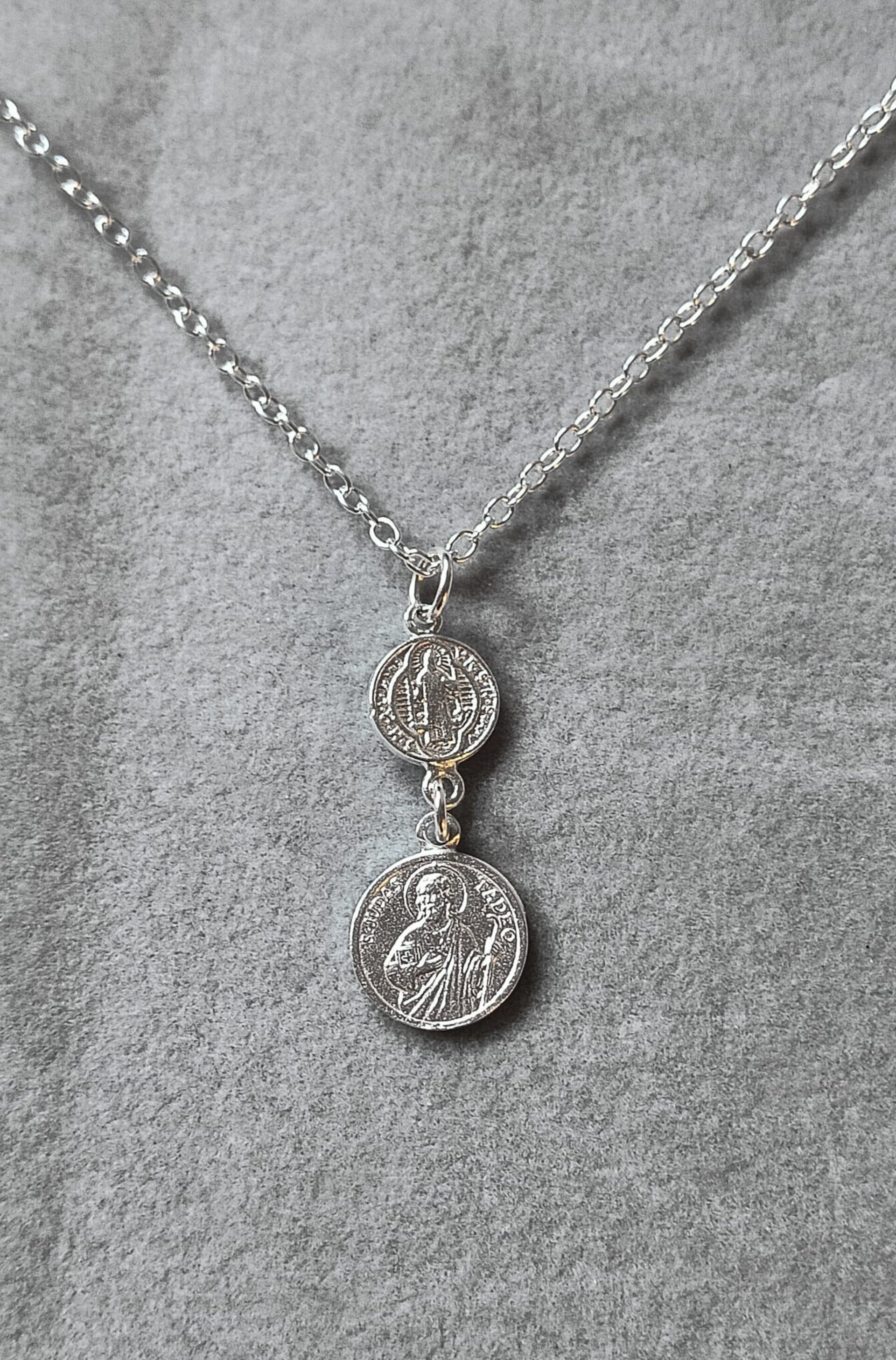 Collar doble medalla San Benito y Judas Tadeo - 3