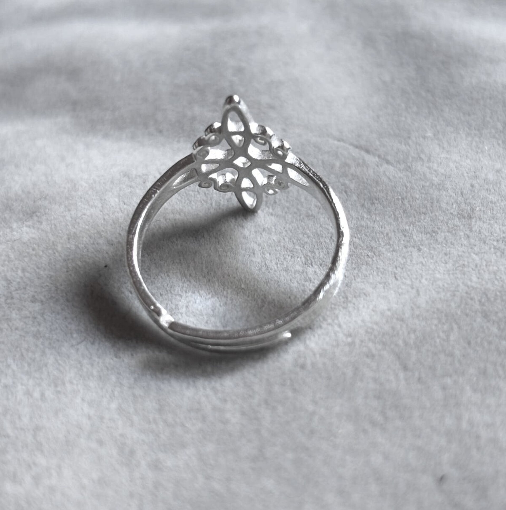 Anillo ajustable nudo de bruja - 4