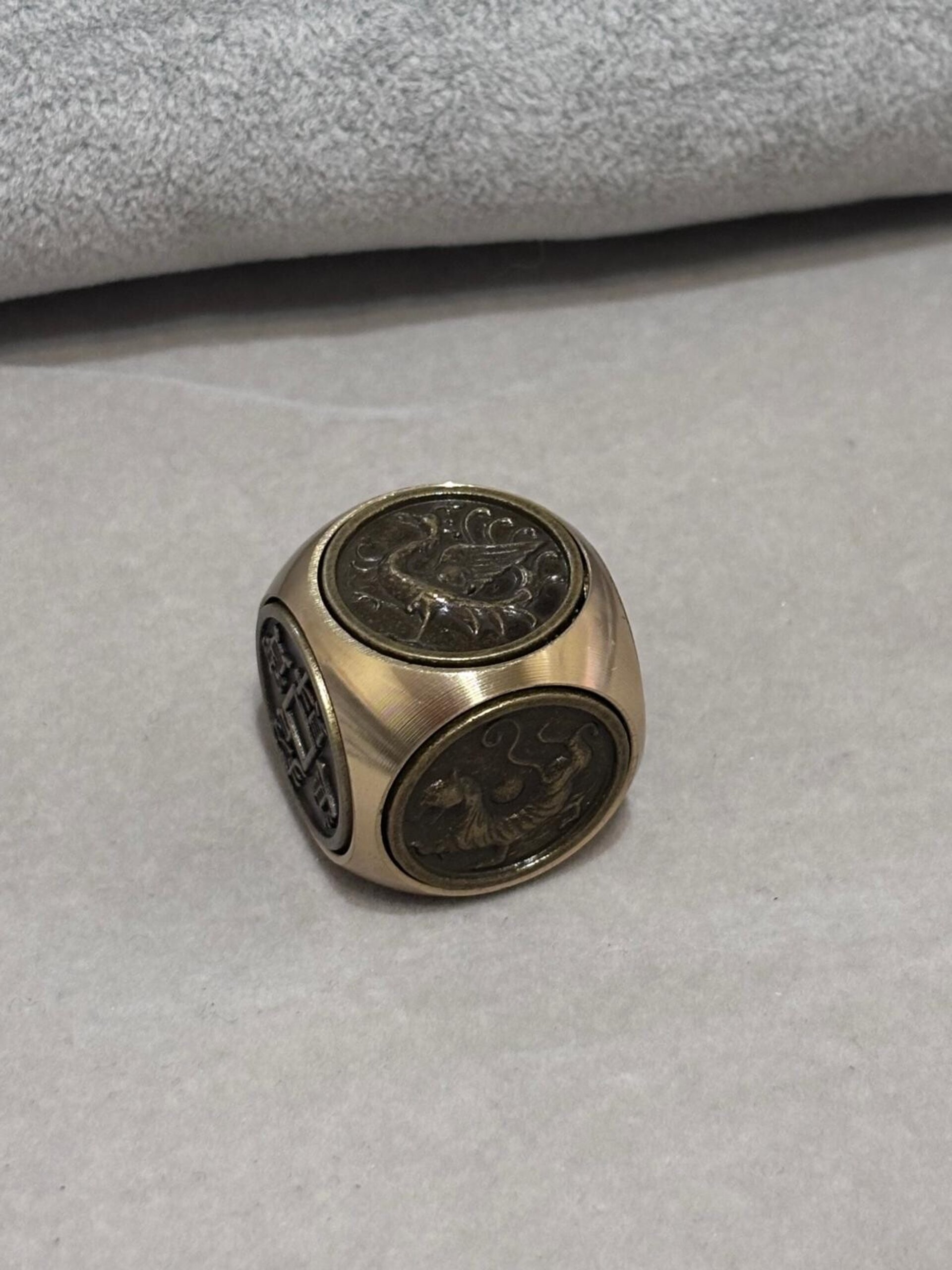 cubo giratorio 6 lados para paz, suerte y prosperidad - 3