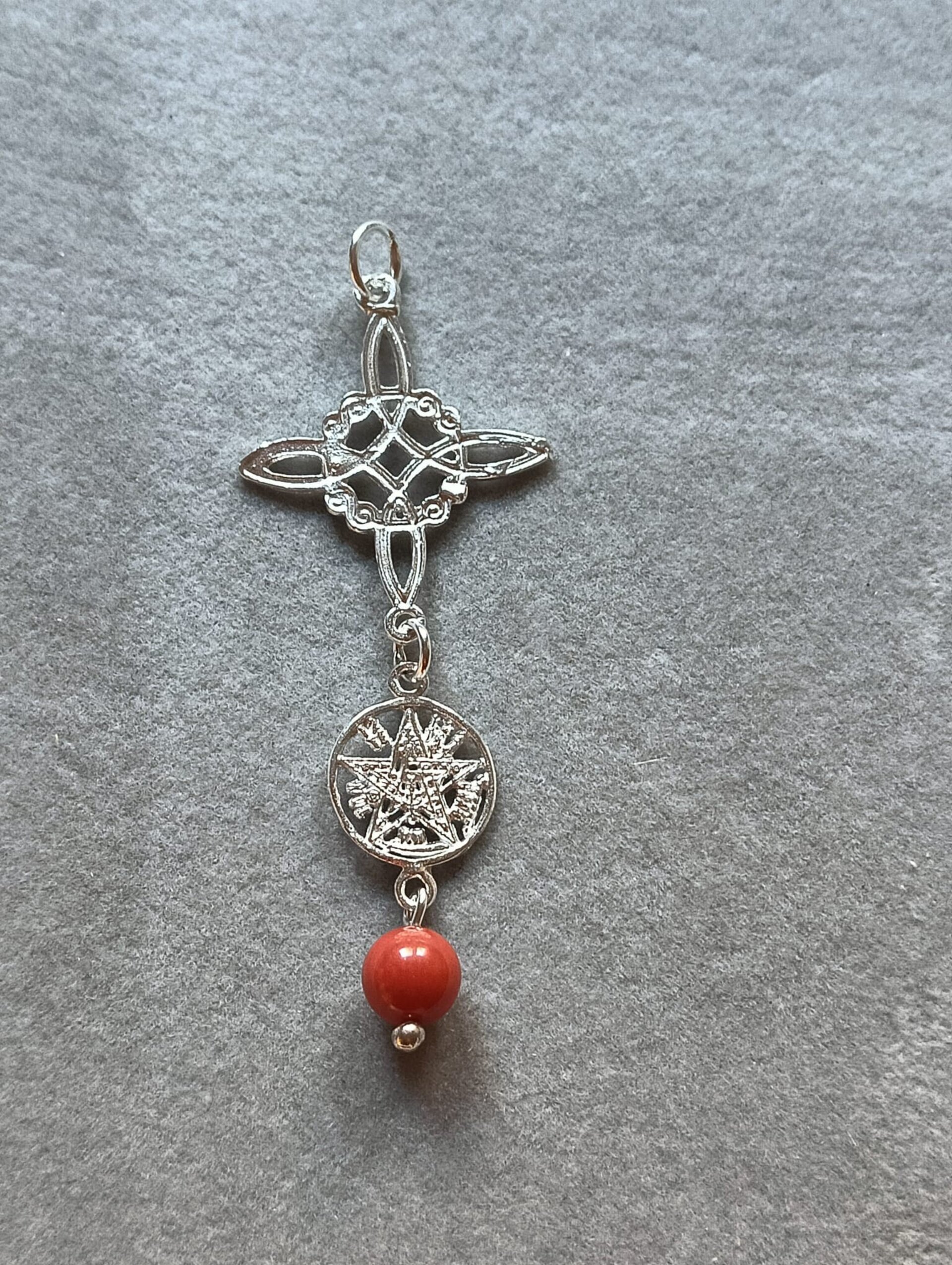 colgante doble protección nudo de bruja y tetragramaton con coral o amatista - 7